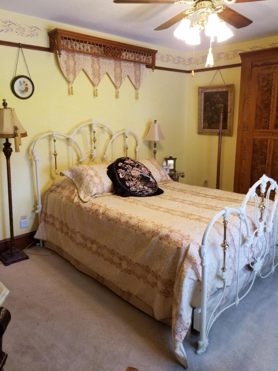 Sheep Hill Bed & Breakfast East Earl